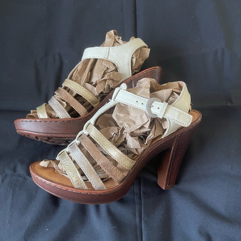 Born woman leather hill sandals 👡